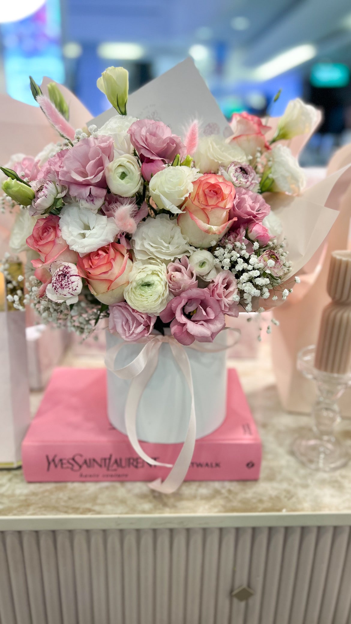 Elegant pink flowers box