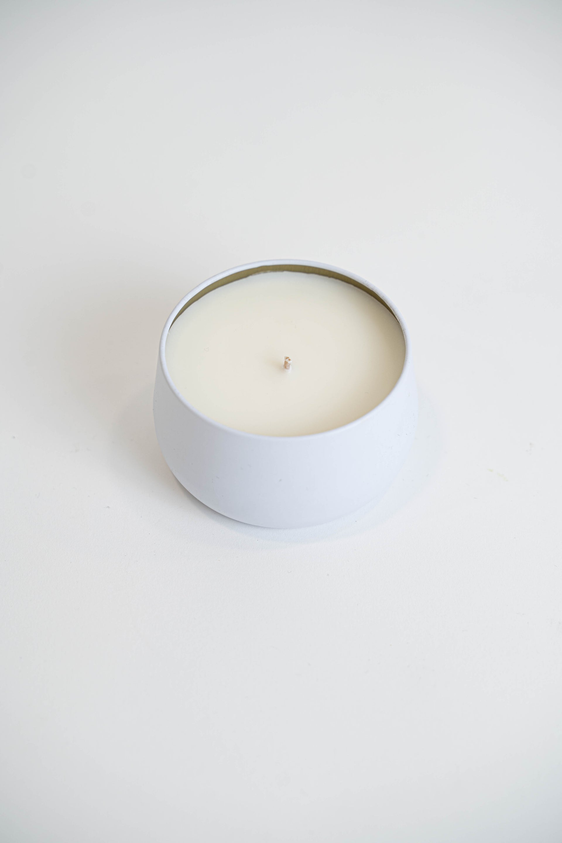 נר ריחני בכלי פח