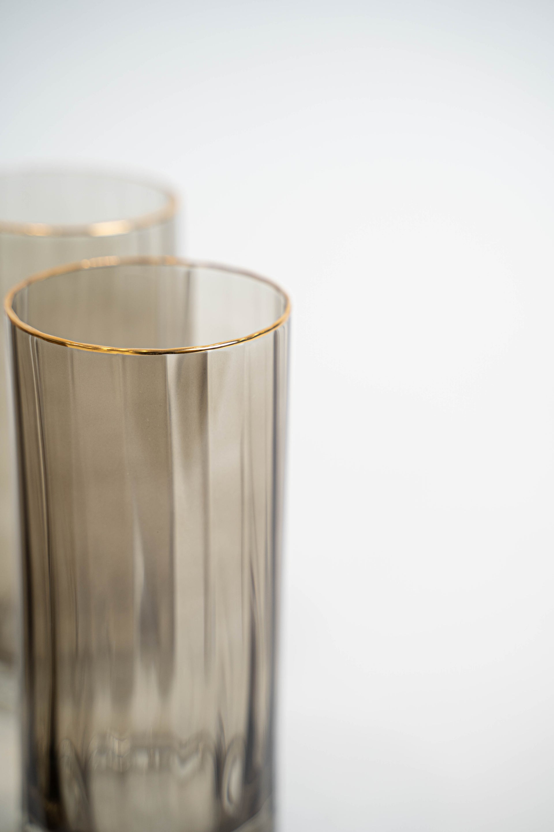 כוסות זכוכית שחורה