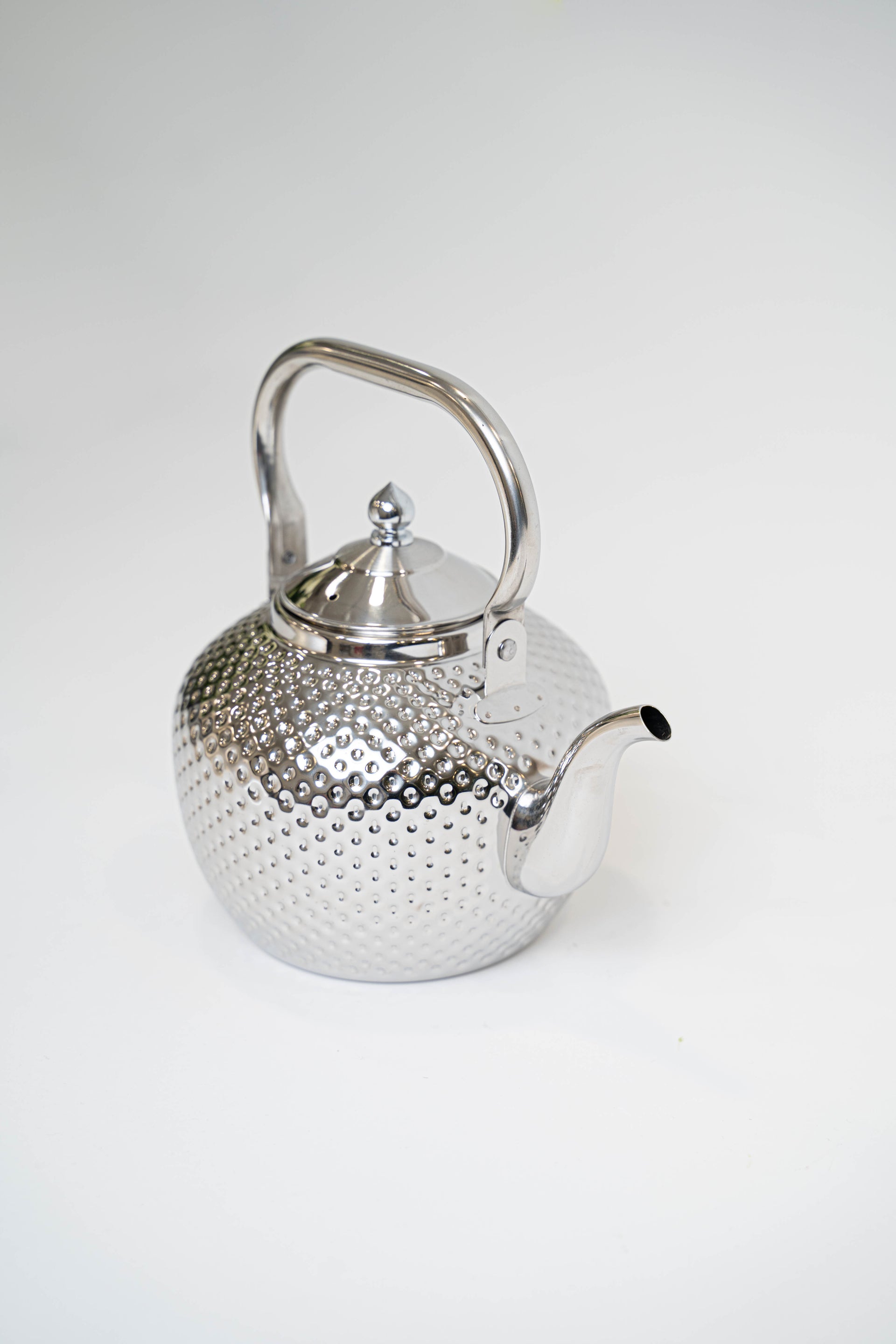 קומקום מנוקד