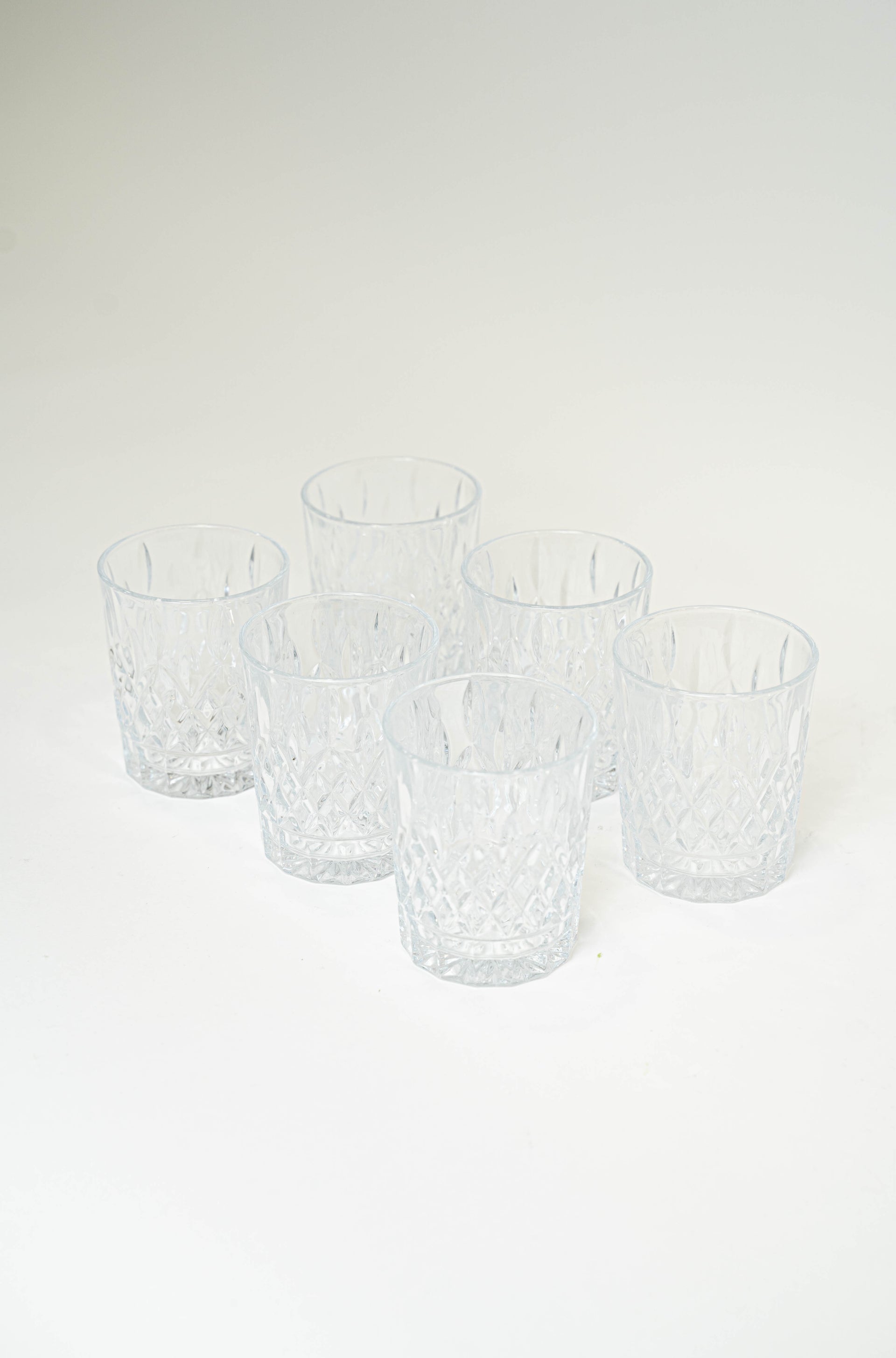 כוסות קריסטלין מדוגם מעויינים