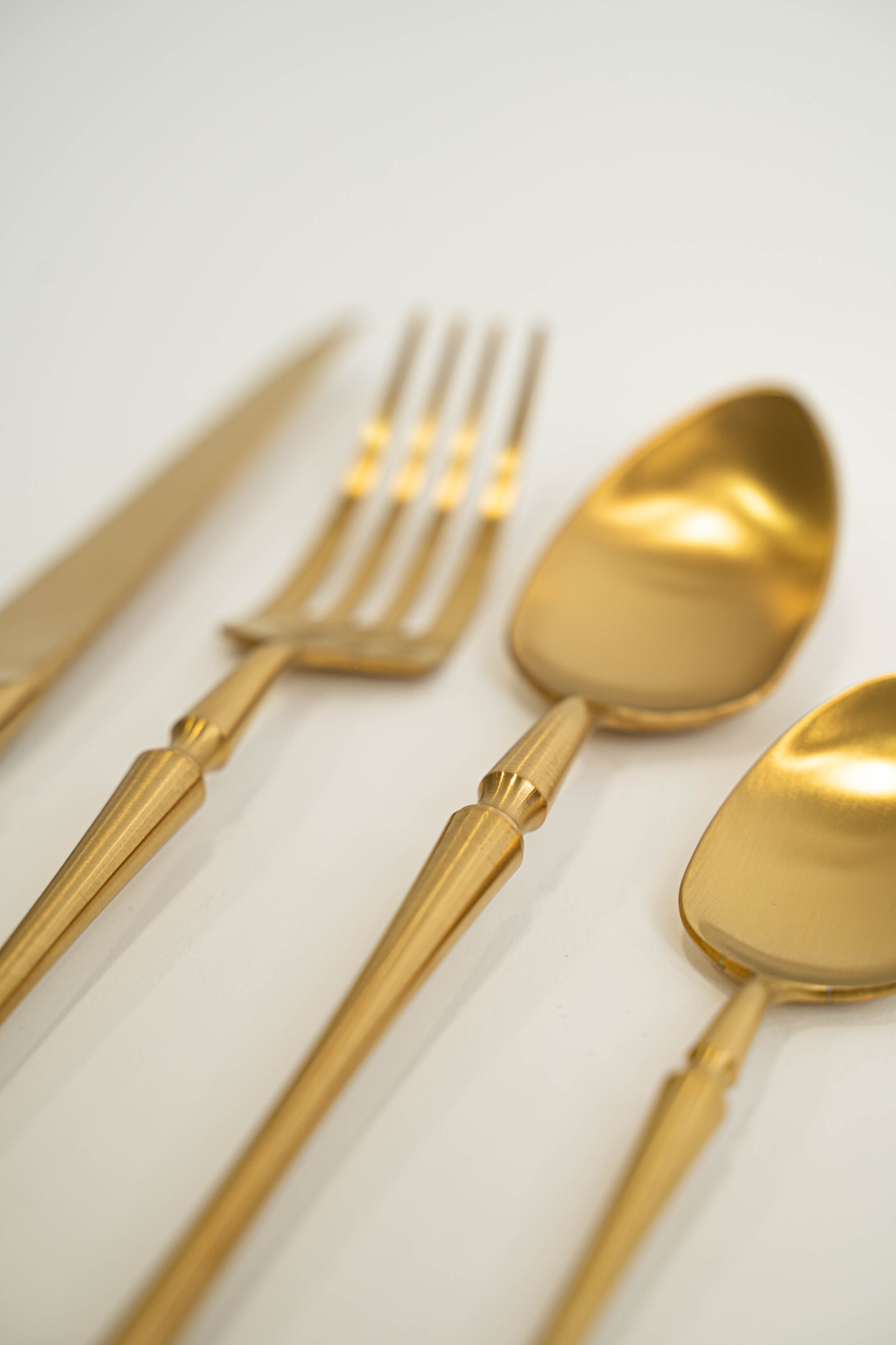 סט זהב מט קלאסי