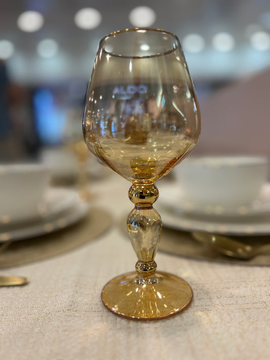 גביעי יין דגם GOLD