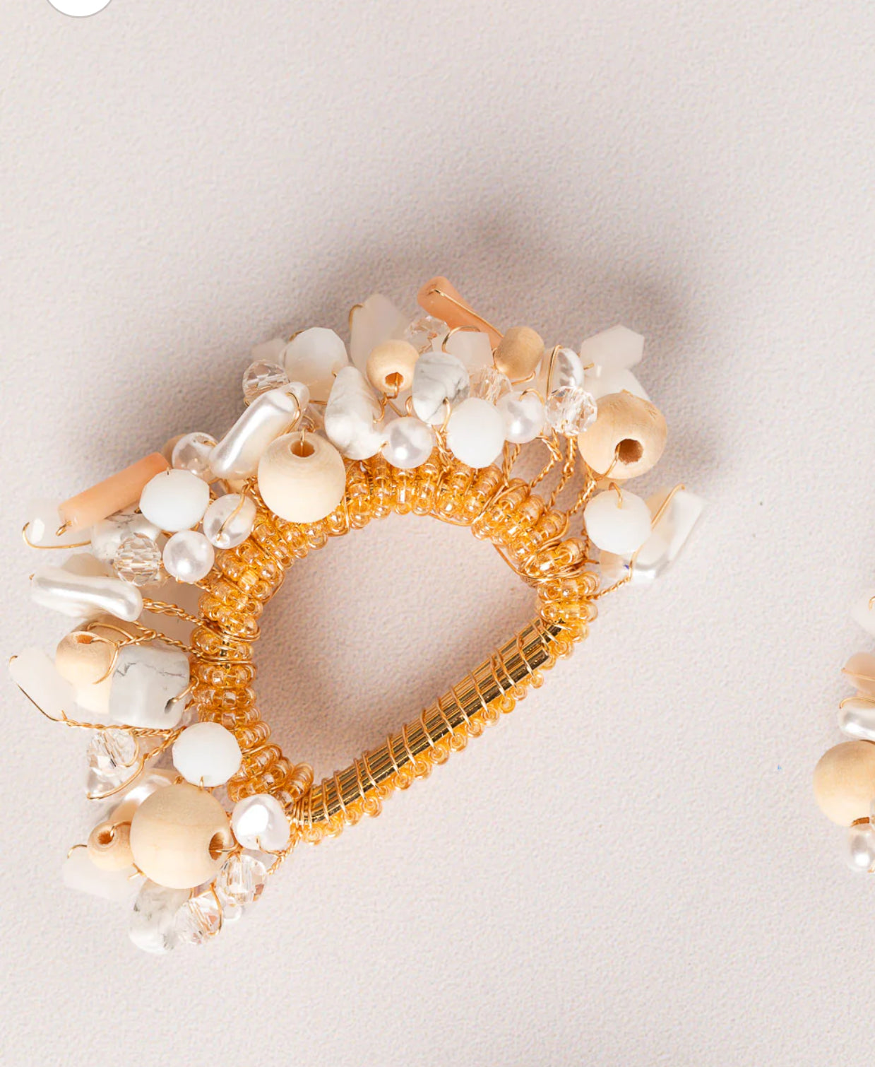 חבק פנינים טבעת זהב