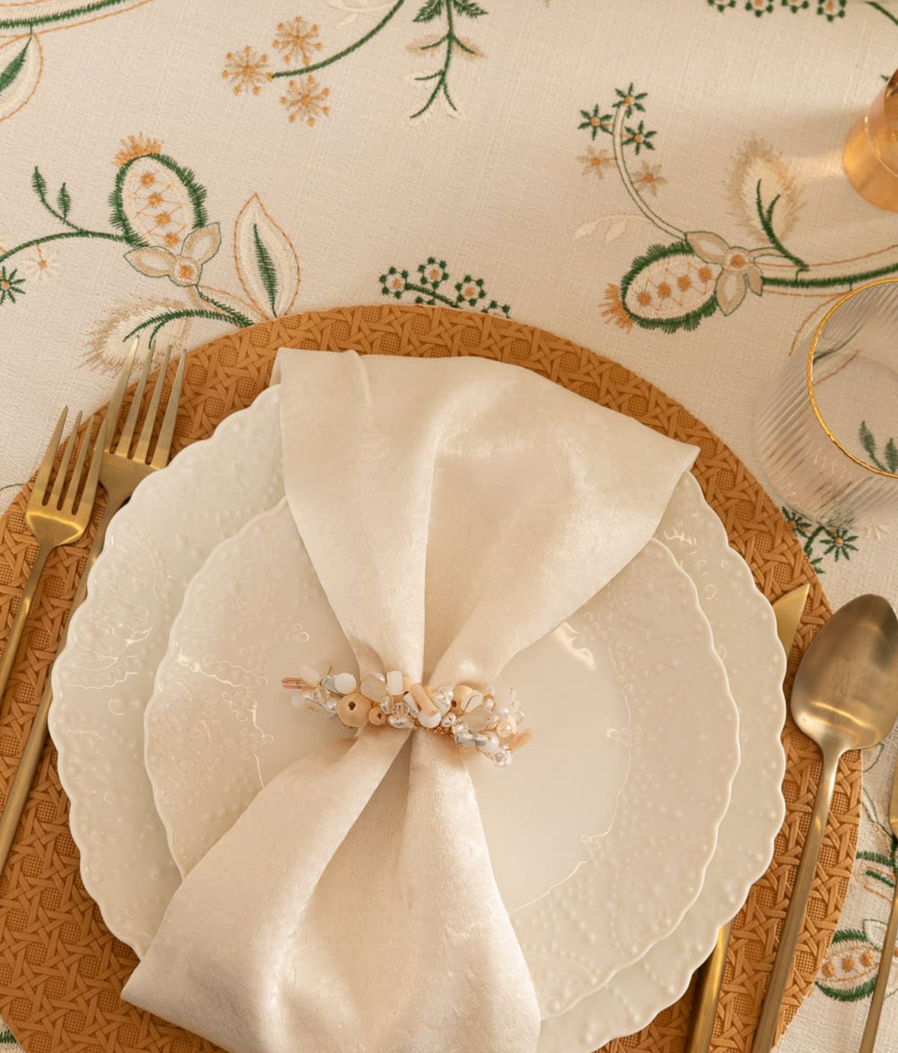 חבק פנינים טבעת זהב