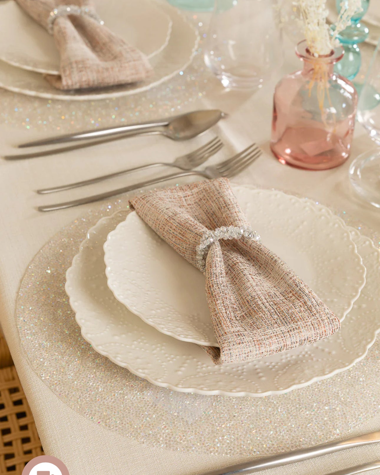 פלייסמנט קריסטל שקוף