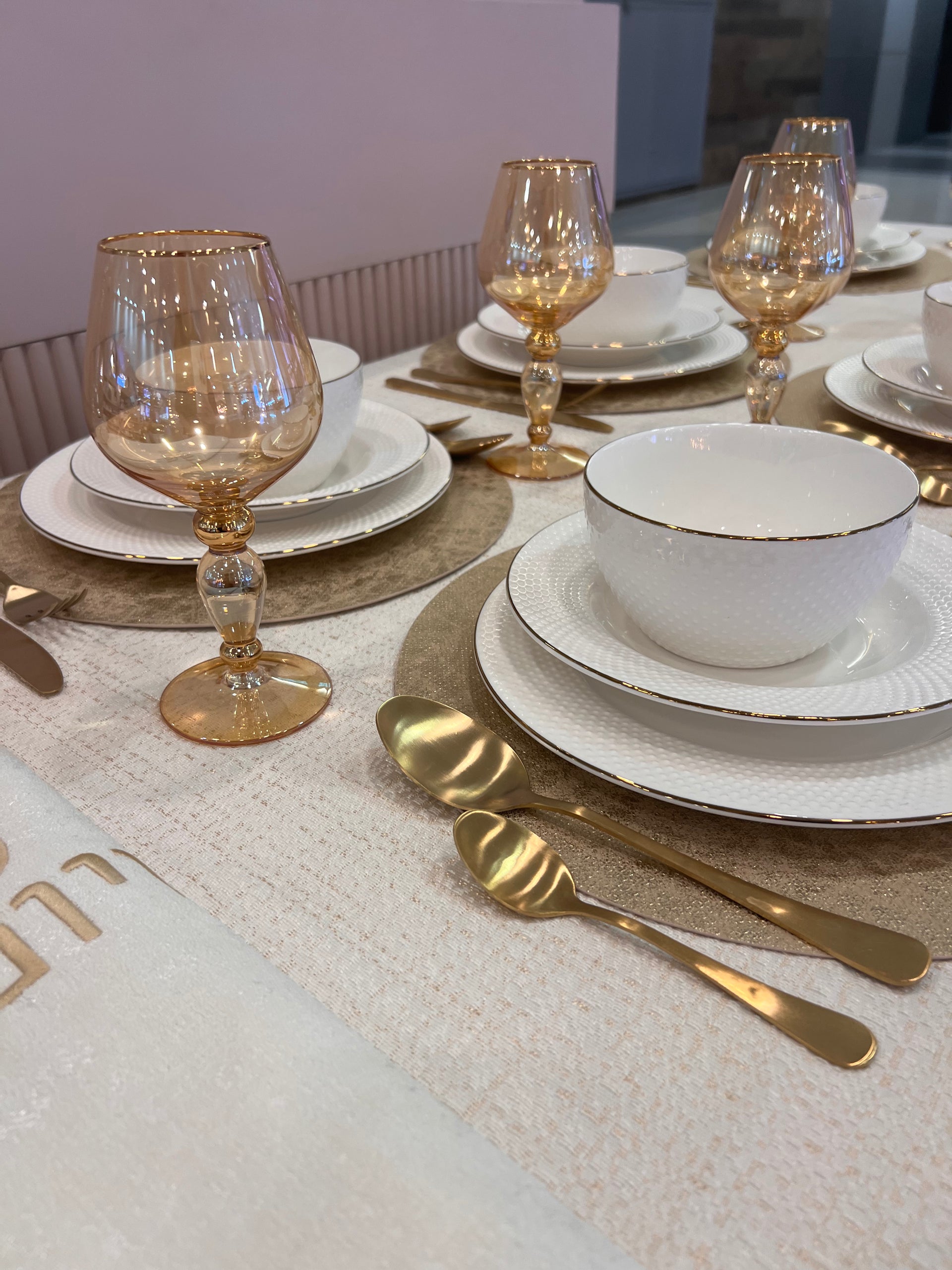 גביעי יין דגם GOLD