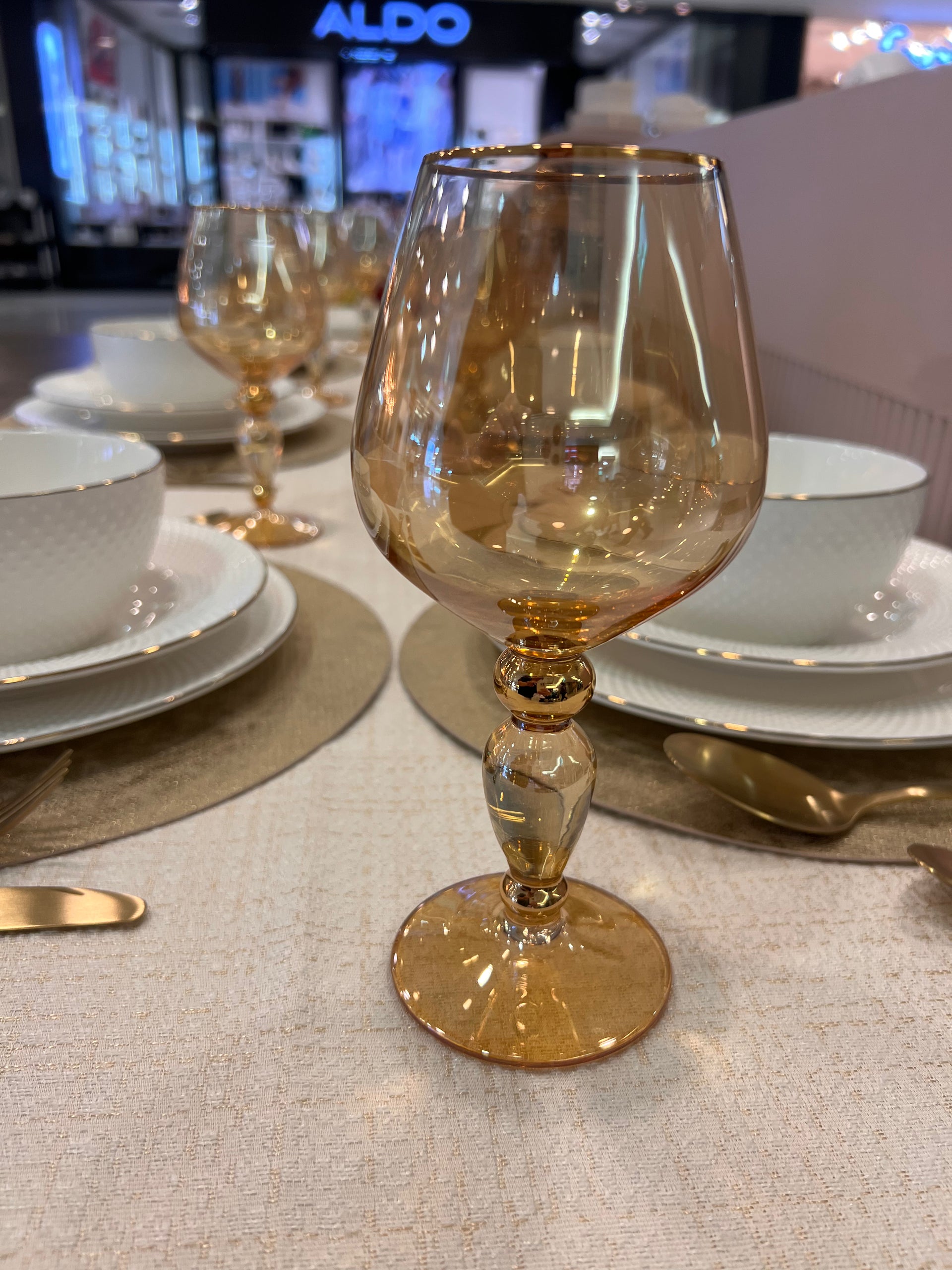 גביעי יין דגם GOLD