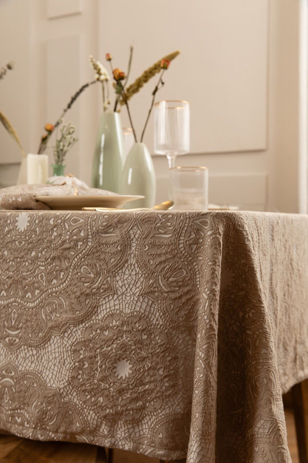 מפת שולחן לייס אופוויט