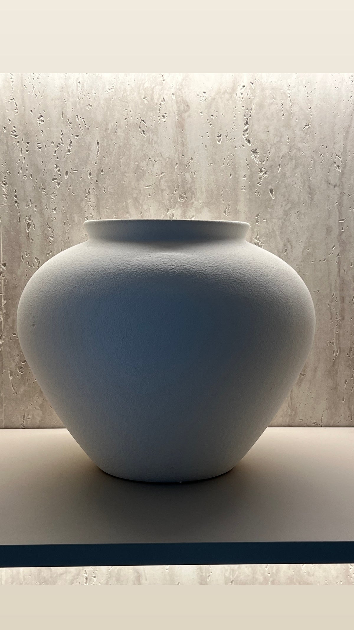 Belle stone vase
