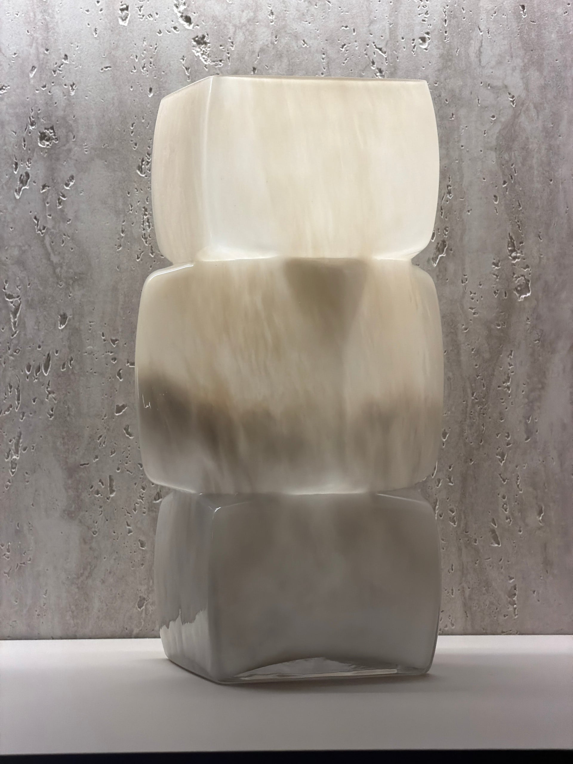 Luna stone